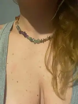 melisss2 online show from November 5, 2025, 9:15 pm