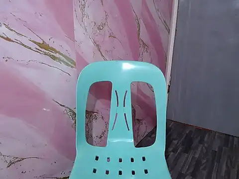 sexyloveee online show from December 3, 2025, 2:19 am