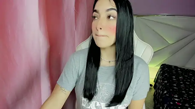 cielooo  online show from December 4, 2025, 8:28 pm