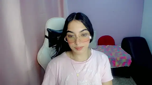 Snapshot of cielooo_ chatting on April 6, 2026, 3:48 am cielooo online show from April 6, 2026, 3:48 am