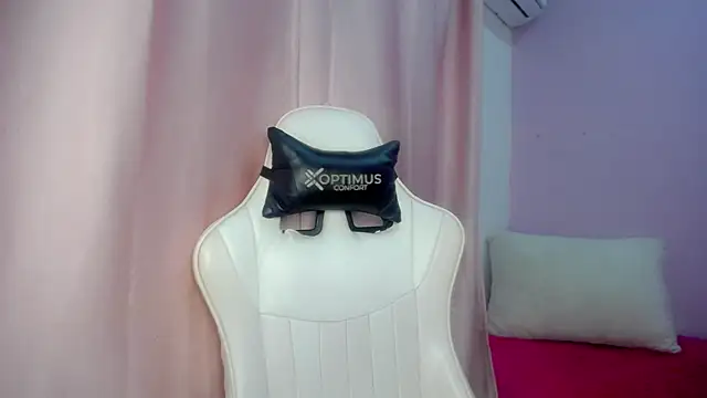 Snapshot of cielooo_ chatting on April 8, 2026, 3:50 am cielooo online show from April 8, 2026, 3:50 am