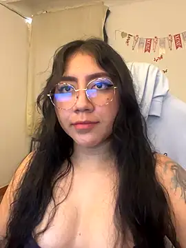 LoveLyy- online show from October 5, 2025, 2:26 pm