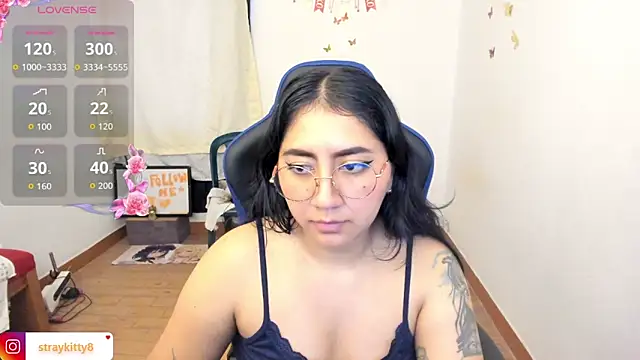 LoveLyy- online show from March 28, 2026, 4:28 pm