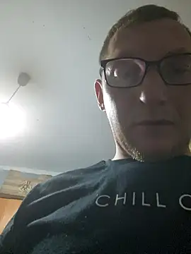 Snapshot of MeskaKurwa1988 chatting on October 13, 2025, 9:59 pm MeskaKurwa1988 online show from October 13, 2025, 9:59 pm