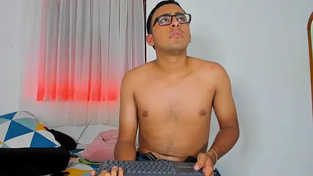 Sexy Couple Xx online show from October 13, 2025, 4:12 am