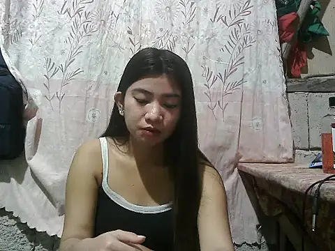 Hot Lina31 online show from October 15, 2025, 4:18 pm