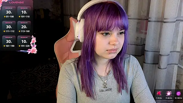 KristiBloom online show from April 14, 2026, 10:49 pm