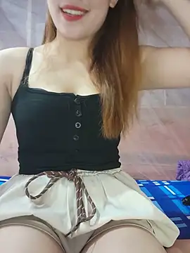 Snapshot of LylyCii6969 chatting on June 2, 2026, 1:24 pm LylyCii6969 online show from June 2, 2026, 1:24 pm