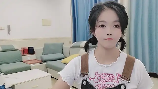 Q Yumi online show from October 15, 2025, 9:31 am