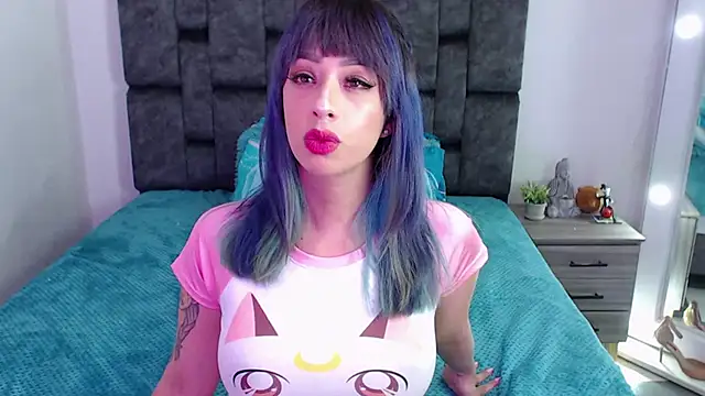Snapshot of Allisonpetite1 chatting on October 12, 2025, 7:35 pm Allisonpetite1 online show from October 12, 2025, 7:35 pm