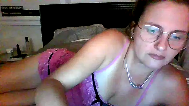xcrazzycat online show from October 16, 2025, 8:32 pm