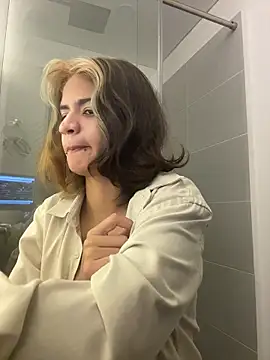 sukulaurens online show from November 19, 2025, 6:35 am