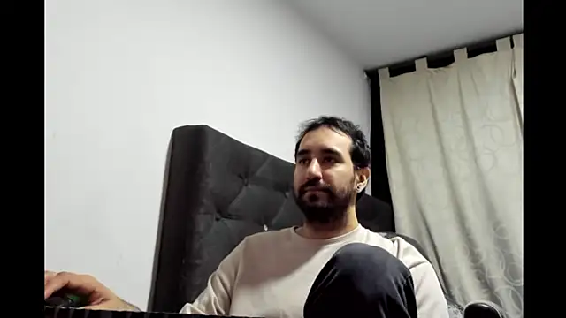 coolfriki online show from April 18, 2026, 11:27 pm