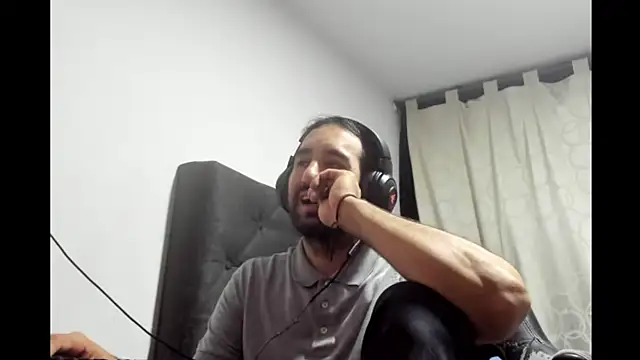 coolfriki online show from April 21, 2026, 1:42 am