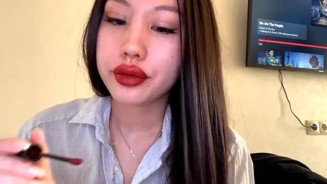 Snapshot of DelphineLanzeta chatting on October 14, 2025, 6:03 am DelphineLanzeta online show from October 14, 2025, 6:03 am