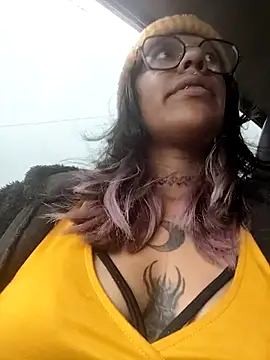 Abby 2-1 online show from November 27, 2025, 9:28 pm