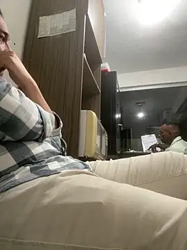 Snapshot of B-38 chatting on October 27, 2025, 1:31 am B-38 online show from October 27, 2025, 1:31 am