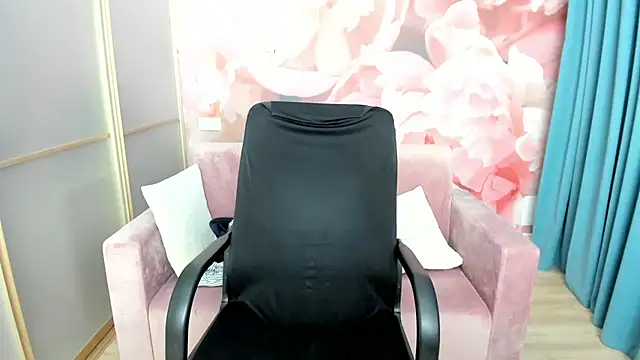 AlinaMoor online show from February 13, 2026, 4:19 am