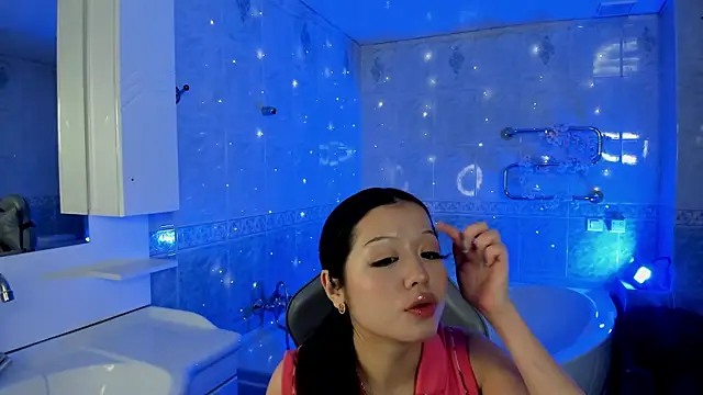 luvemily online show from October 8, 2025, 7:39 am