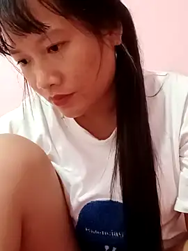 TrangNemo online show from October 8, 2025, 3:48 am