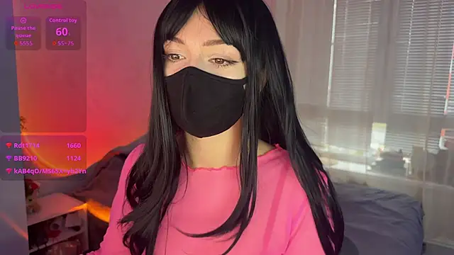  Cats eyes  online show from October 18, 2025, 1:56 pm