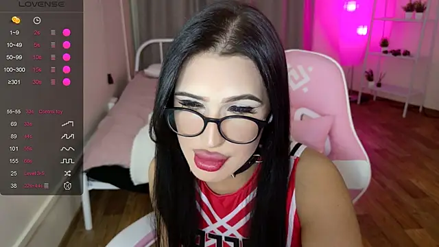 ShayLisse online show from November 5, 2025, 3:50 am
