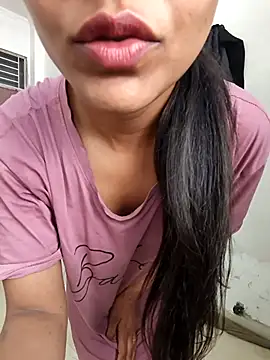 anshika0124 online show from January 8, 2026, 5:32 am