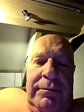 Snapshot of rudy-kralik chatting on February 13, 2026, 7:15 am rudy-kralik online show from February 13, 2026, 7:15 am