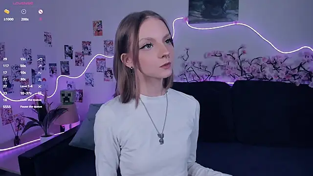 Snapshot of Golden_dawn chatting on November 18, 2025, 7:46 am Golden dawn online show from November 18, 2025, 7:46 am