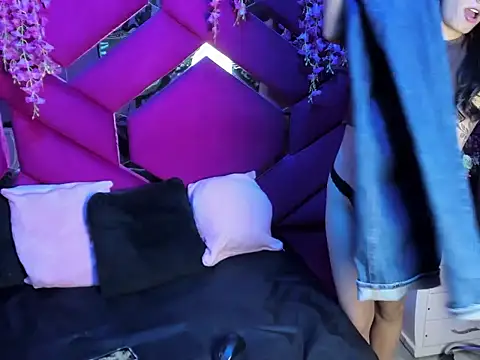 Gisell Squirt  online show from November 8, 2025, 12:05 pm