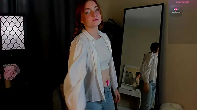 KellyeOun online show from October 19, 2025, 1:39 am