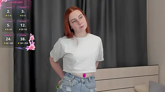 KellyeOun online show from November 12, 2025, 2:01 am