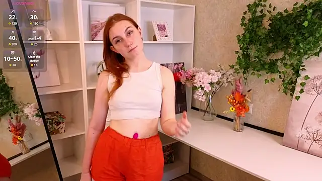 KellyeOun online show from December 2, 2025, 1:22 am