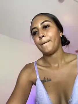 Luna star3 online show from October 29, 2025, 7:04 pm