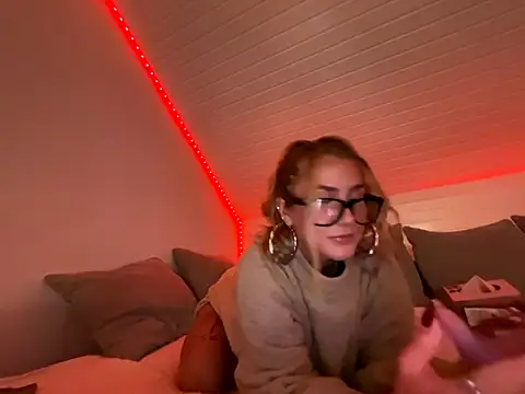 goddesemiiyy online show from November 2, 2025, 7:27 pm