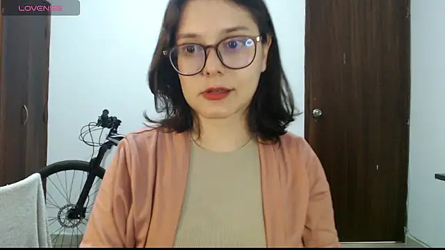 CarlaLorez online show from October 23, 2025, 1:05 am