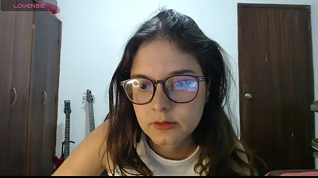 Snapshot of CarlaLorez chatting on April 23, 2026, 10:12 pm CarlaLorez online show from April 23, 2026, 10:12 pm