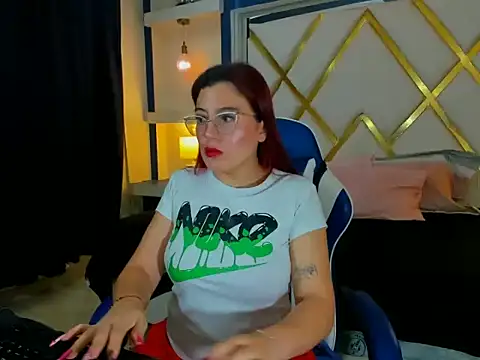 Snapshot of allison_mc chatting on July 5, 2026, 3:34 am allison mc online show from July 5, 2026, 3:34 am