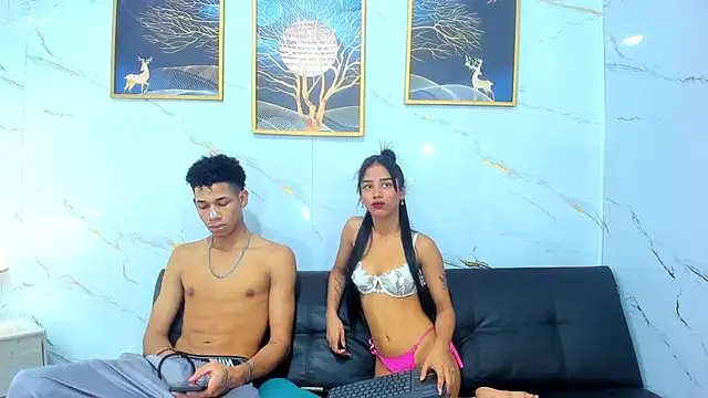 Snapshot of Little_nicoll chatting on June 3, 2026, 12:02 am Little nicoll online show from June 3, 2026, 12:02 am