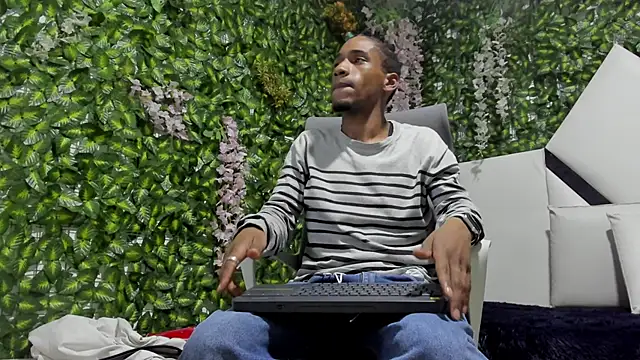 REDBRYAN EBANO online show from October 28, 2025, 7:27 pm