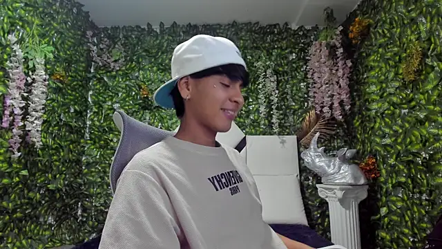 SEBAS LOVER  online show from October 17, 2025, 9:39 pm