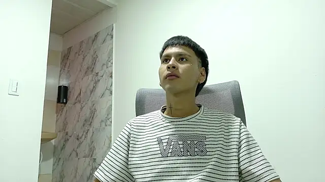 SEBAS LOVER  online show from October 20, 2025, 7:58 pm