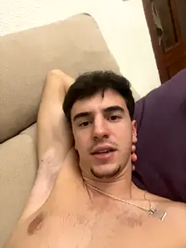 Snapshot of suarezz_ chatting on October 17, 2025, 9:28 pm suarezz online show from October 17, 2025, 9:28 pm