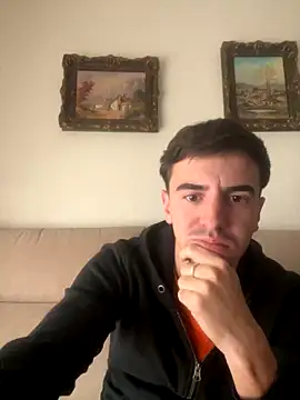 Snapshot of suarezz_ chatting on October 19, 2025, 3:12 pm suarezz online show from October 19, 2025, 3:12 pm