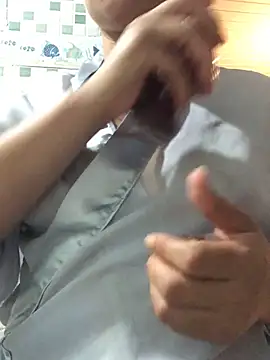 AliceXmoore online show from October 18, 2025, 3:13 pm