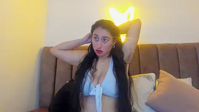 Amara18   online show from November 5, 2025, 1:49 am