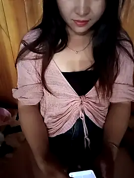 miemie-xx online show from October 7, 2025, 5:37 am