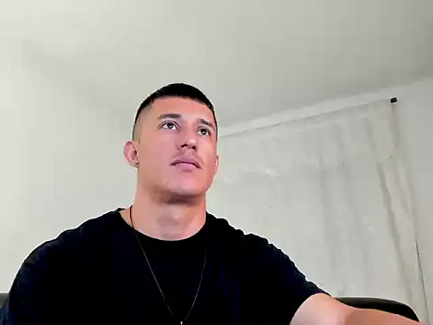 Snapshot of Muscle_man07 chatting on August 3, 2026, 3:16 pm Muscle man07 online show from August 3, 2026, 3:16 pm