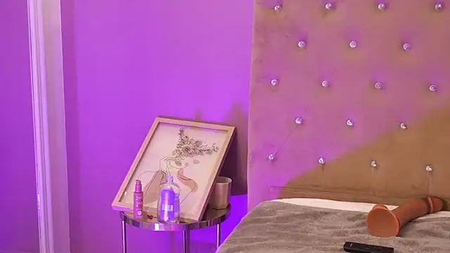 ClaraPasssion online show from November 18, 2025, 8:57 pm