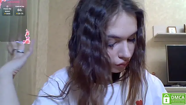 Snapshot of CeyaLier chatting on April 19, 2026, 8:44 pm CeyaLier online show from April 19, 2026, 8:44 pm